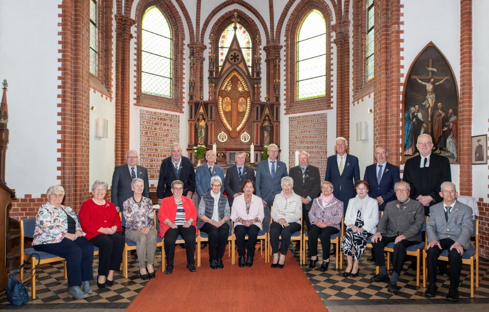 Wittlohe diamantene Konfirmation 2024.jpg