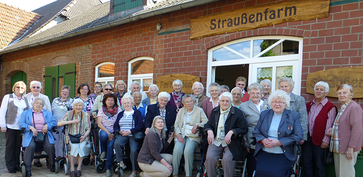 Senioren%20Strauenfarm.jpg