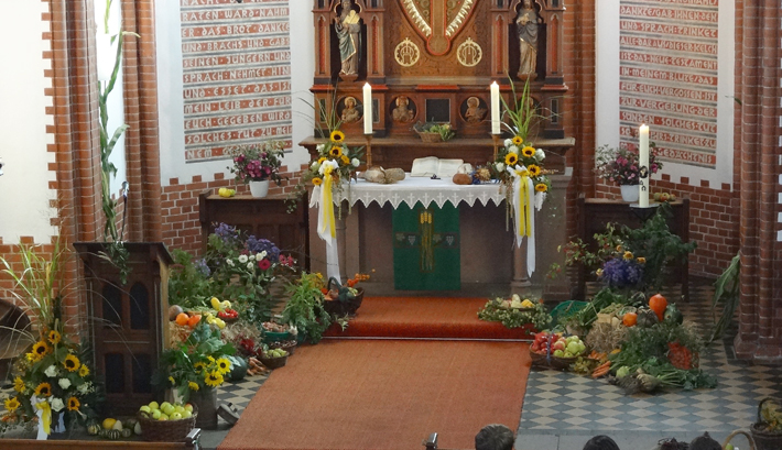geschmuckter%20Altar.jpg