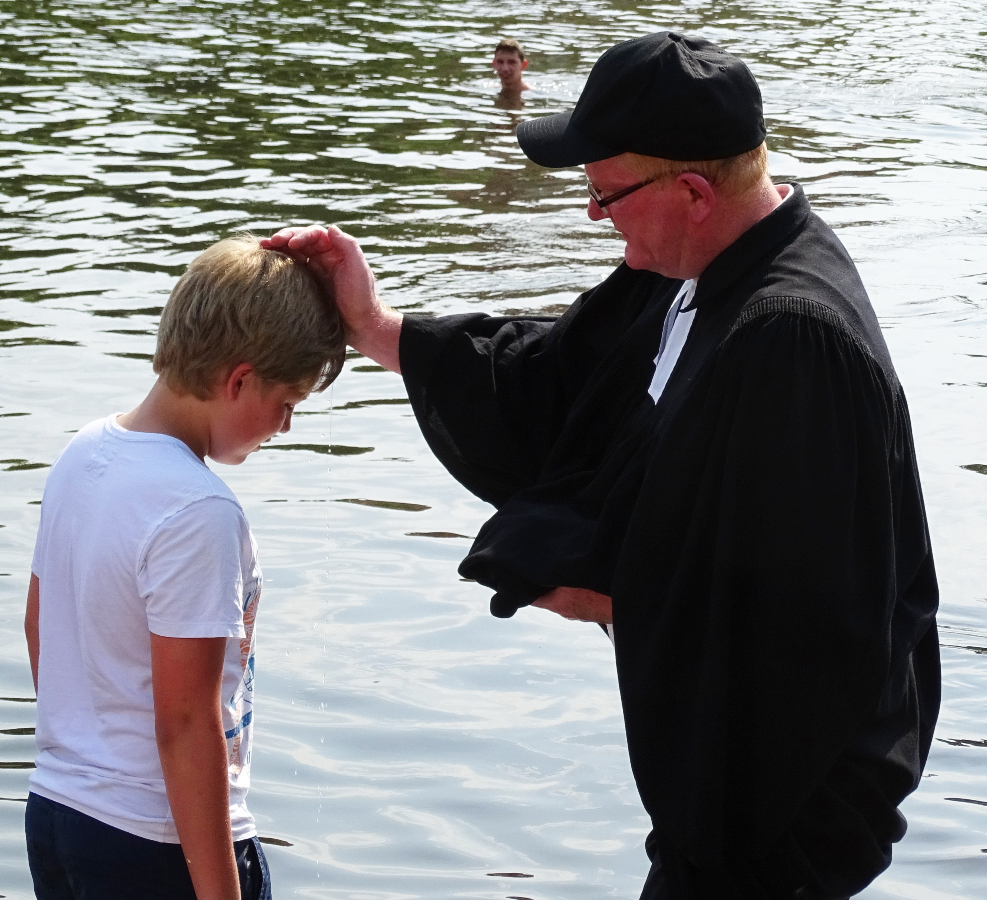 Taufe%20in%20der%20Aller%20Pastor%20Wilhelm%20Timme.JPG